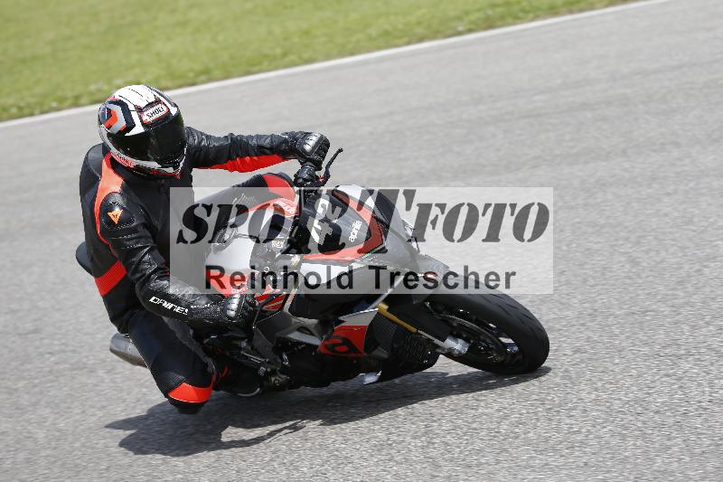 /Archiv-2024/29 12.06.2024 MOTO.CH Track Day ADR/Gruppe blau/42